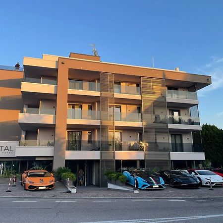 Hotel Cristal Сирмионе Екстериор снимка
