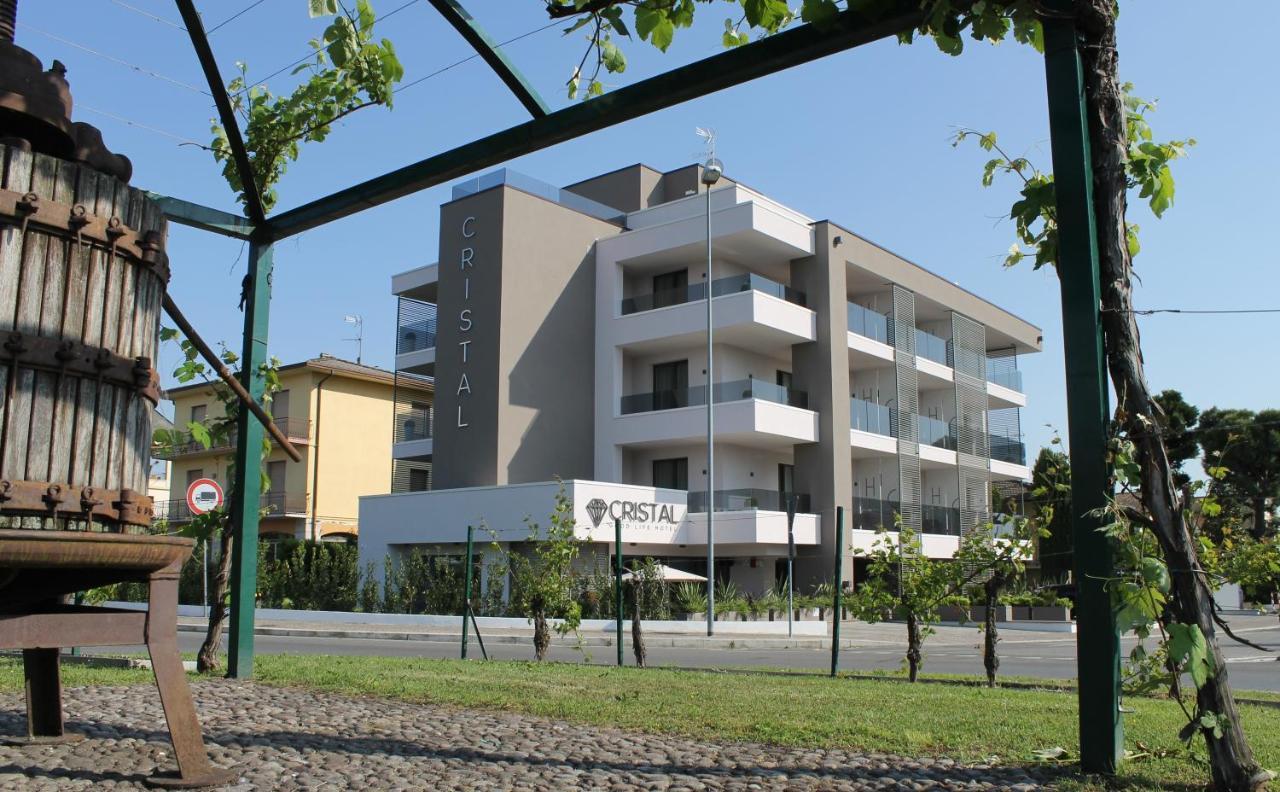 Hotel Cristal Сирмионе Екстериор снимка