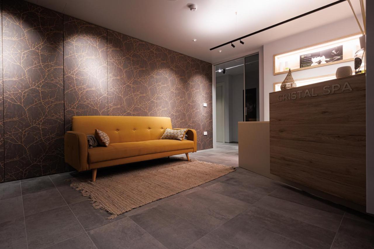 Hotel Cristal Сирмионе Екстериор снимка