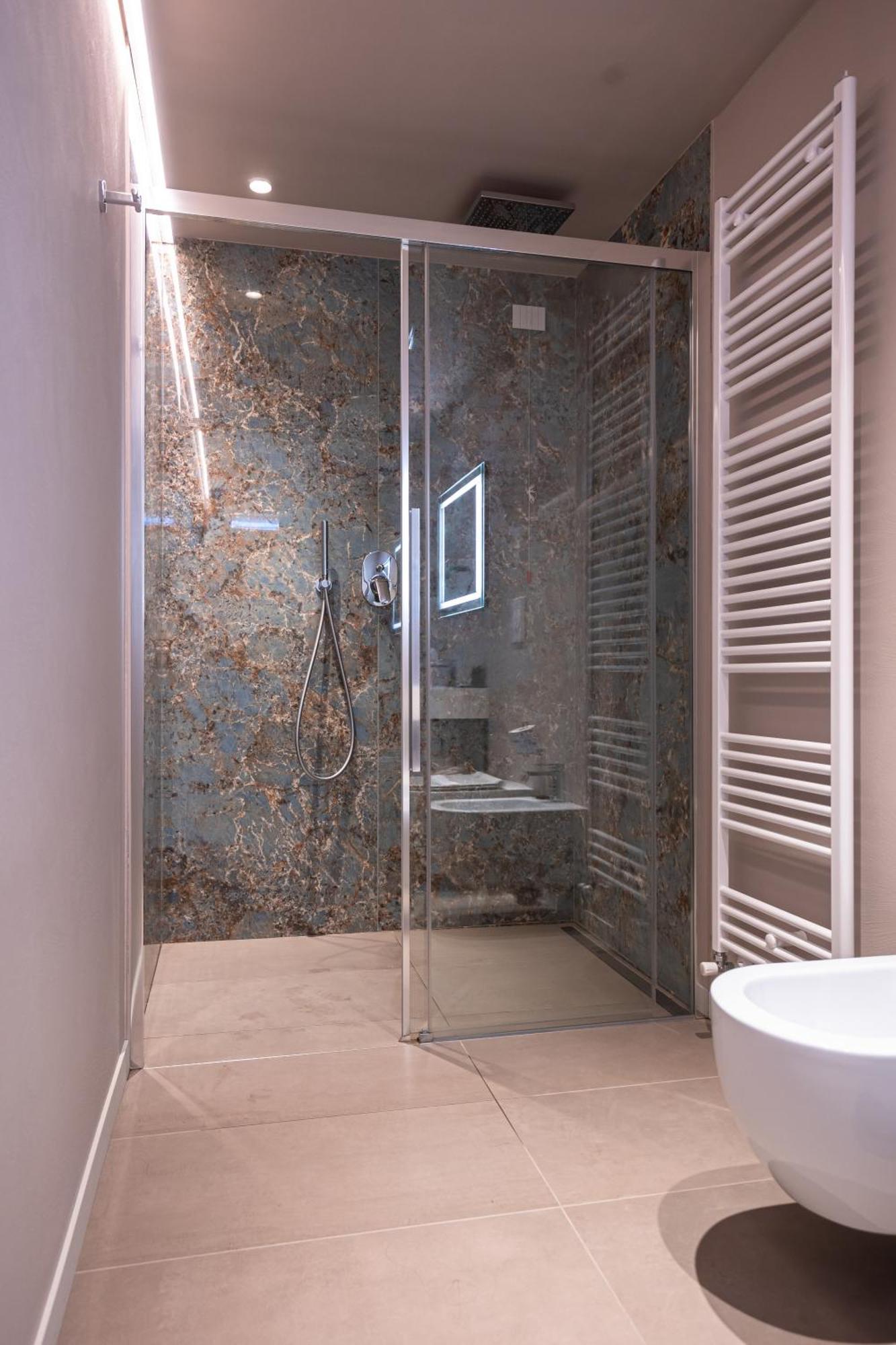 Hotel Cristal Сирмионе Екстериор снимка