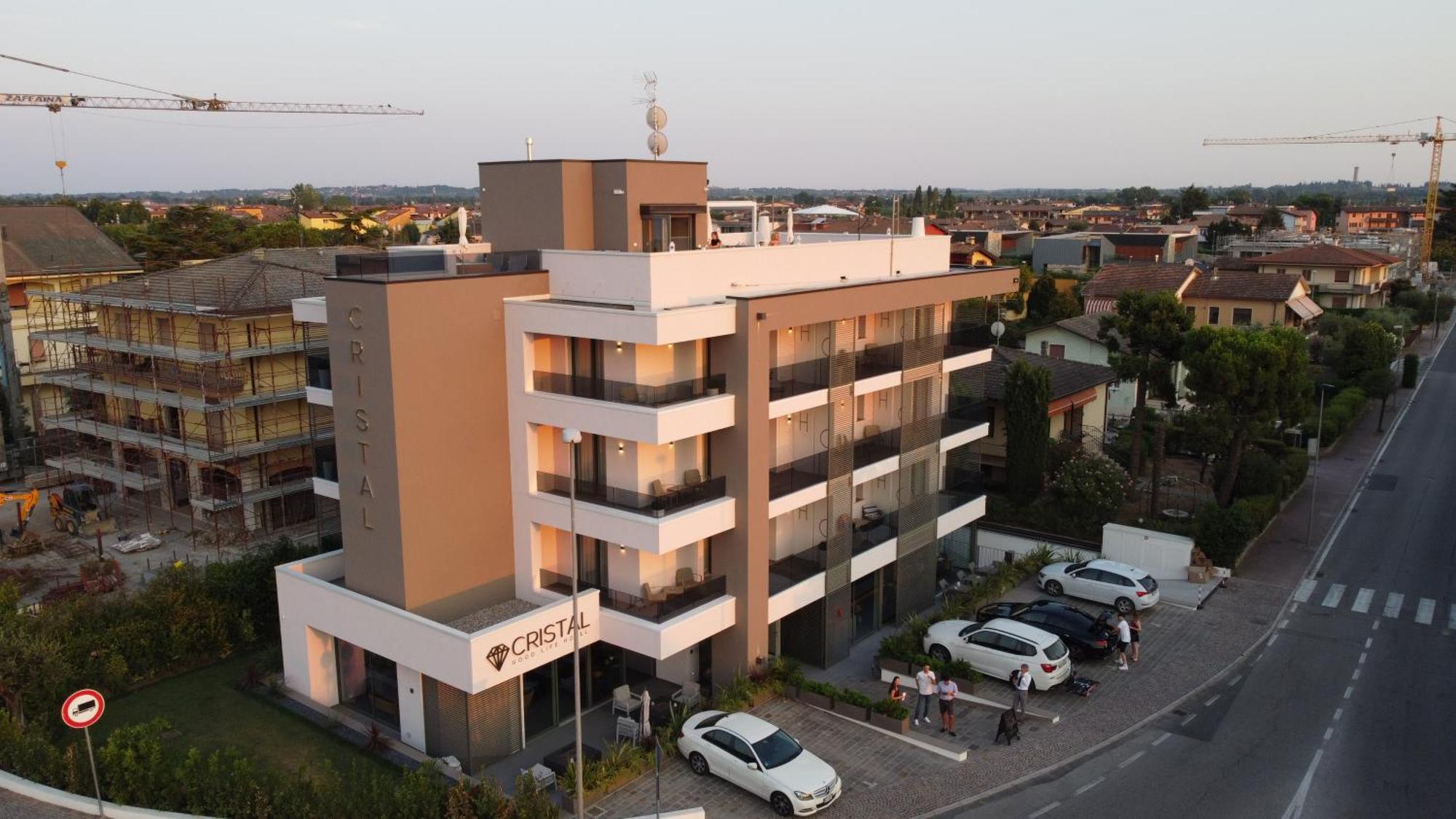 Hotel Cristal Сирмионе Екстериор снимка