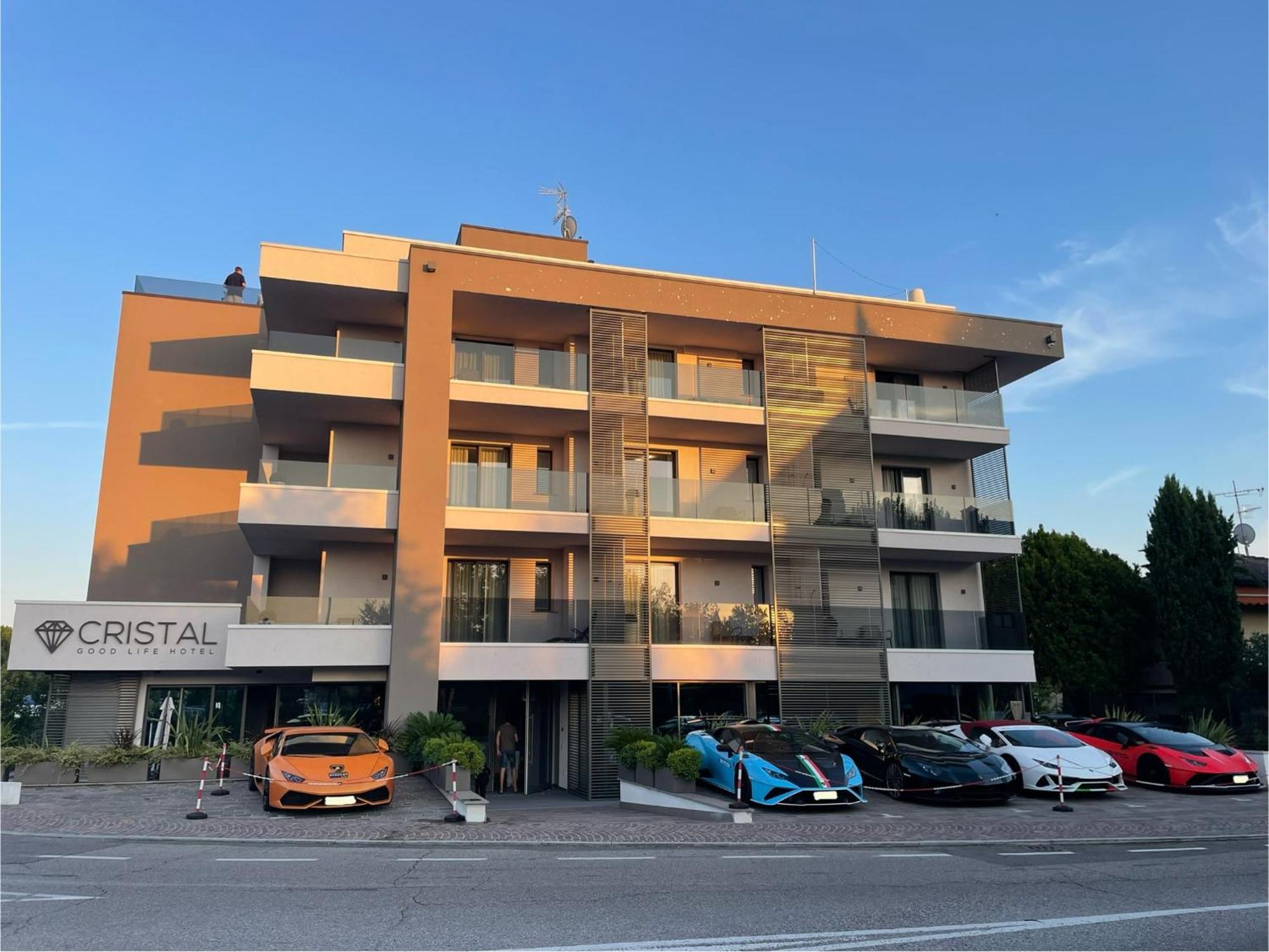 Hotel Cristal Сирмионе Екстериор снимка